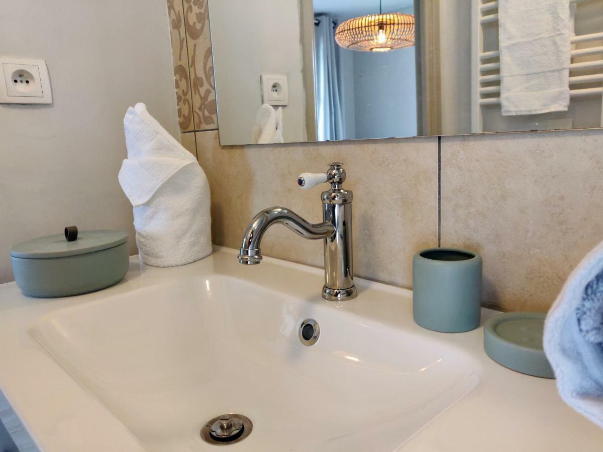 Appartement L'Oliveraie - La Cite Plein Les Yeux Carcassonne Bagian luar foto